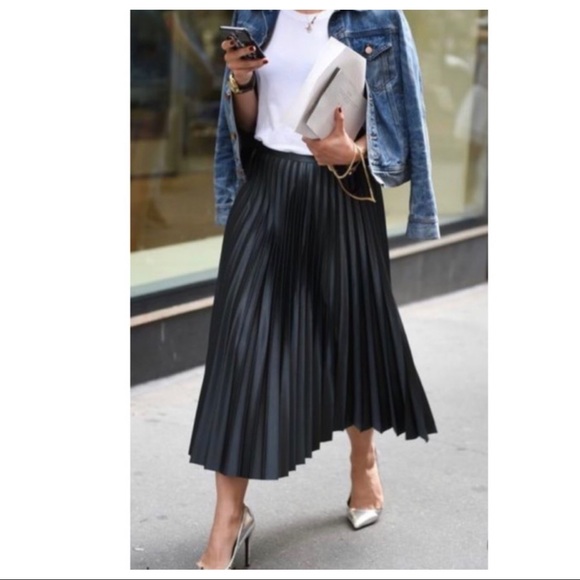 Dresses & Skirts - ✨MADE IN ITALY✨Chic pleated  faux leather skirt